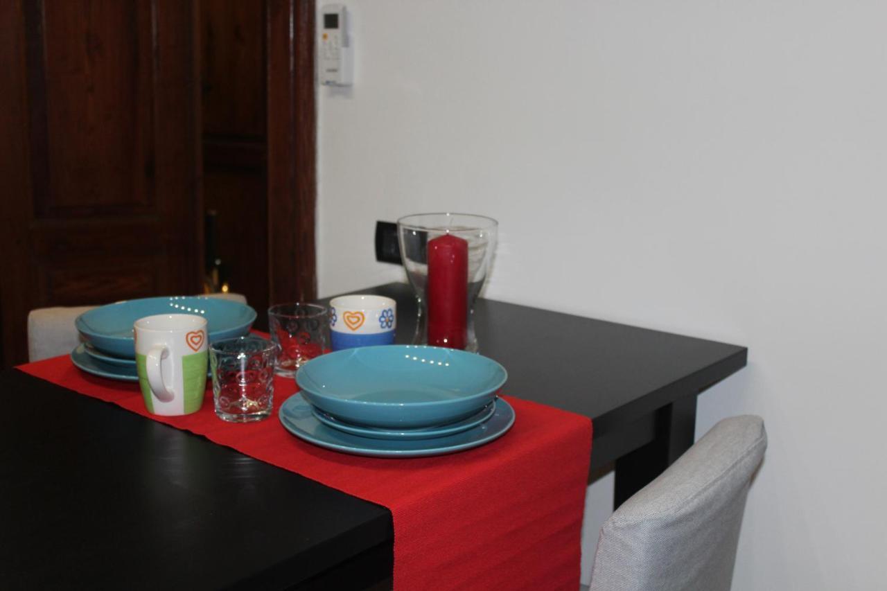 Ferienwohnung La Piazza - Garibaldi 2.6 Neapel Exterior foto
