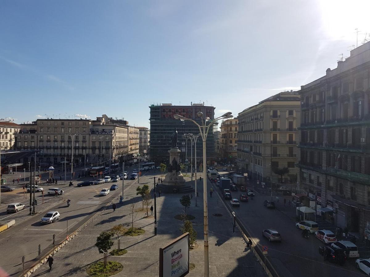Ferienwohnung La Piazza - Garibaldi 2.6 Neapel Exterior foto