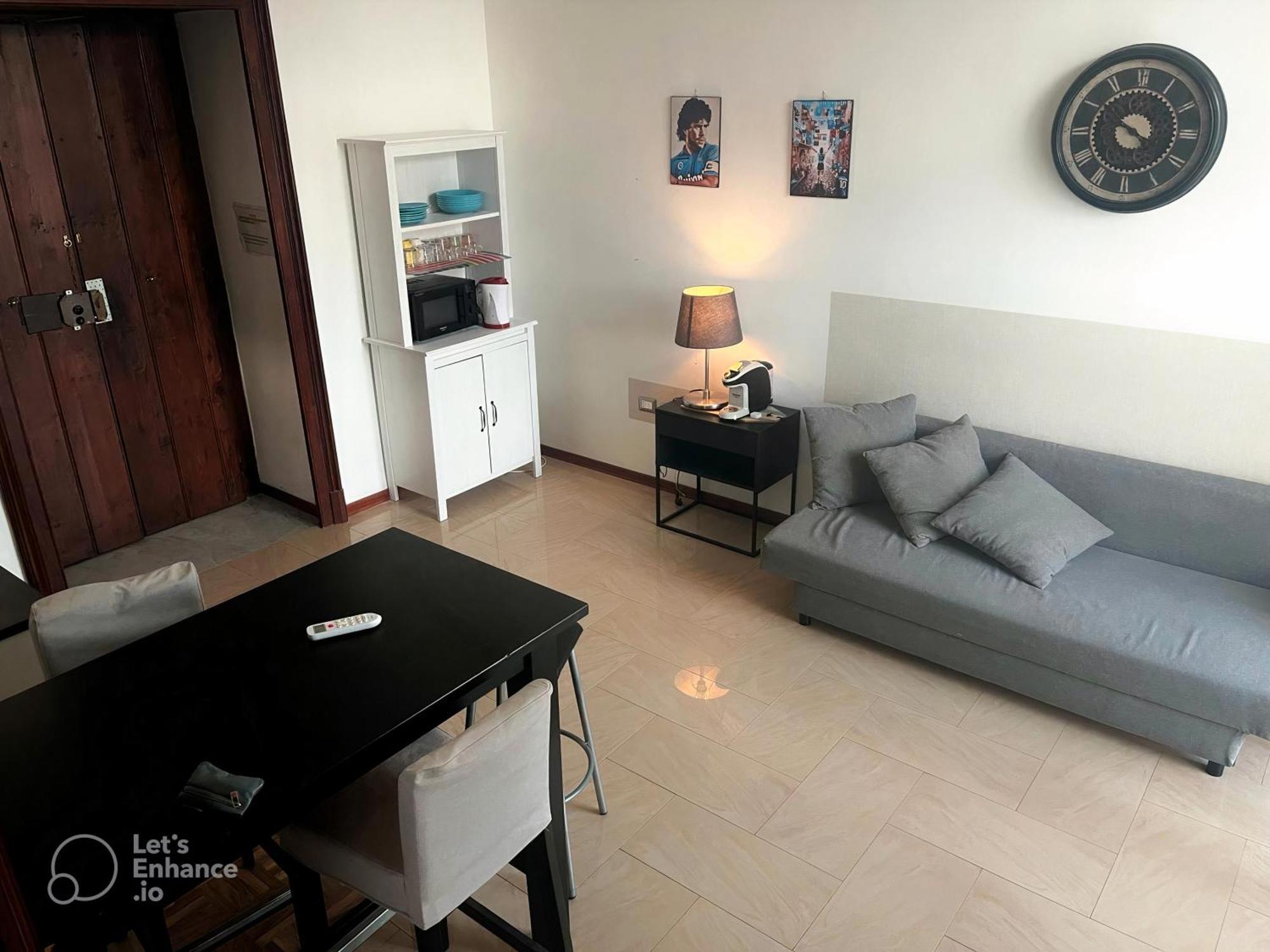Ferienwohnung La Piazza - Garibaldi 2.6 Neapel Exterior foto